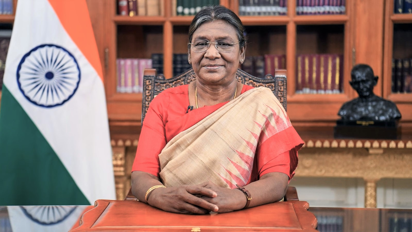 President Droupadi Murmu congratulates ISRO on successful landing of Chandrayaan-3