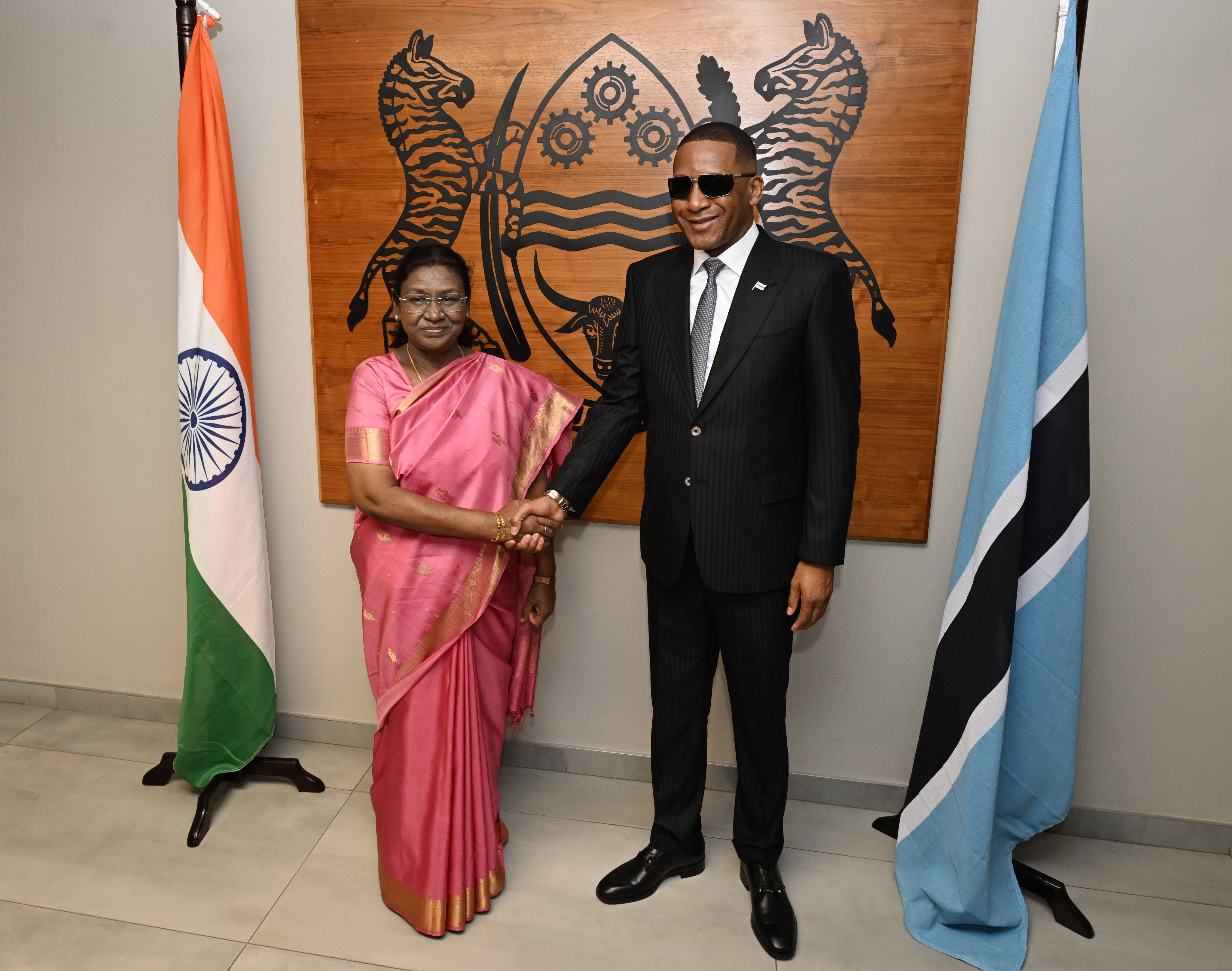 President Murmu holds bilateral talks with Botswana President Boko