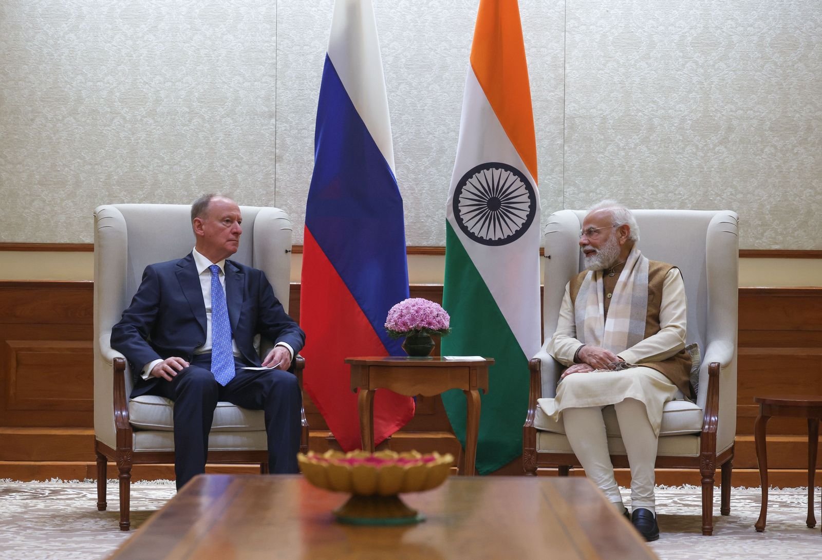 PM Modi duscusses strengthening coopoeration with Russian President's top aide 