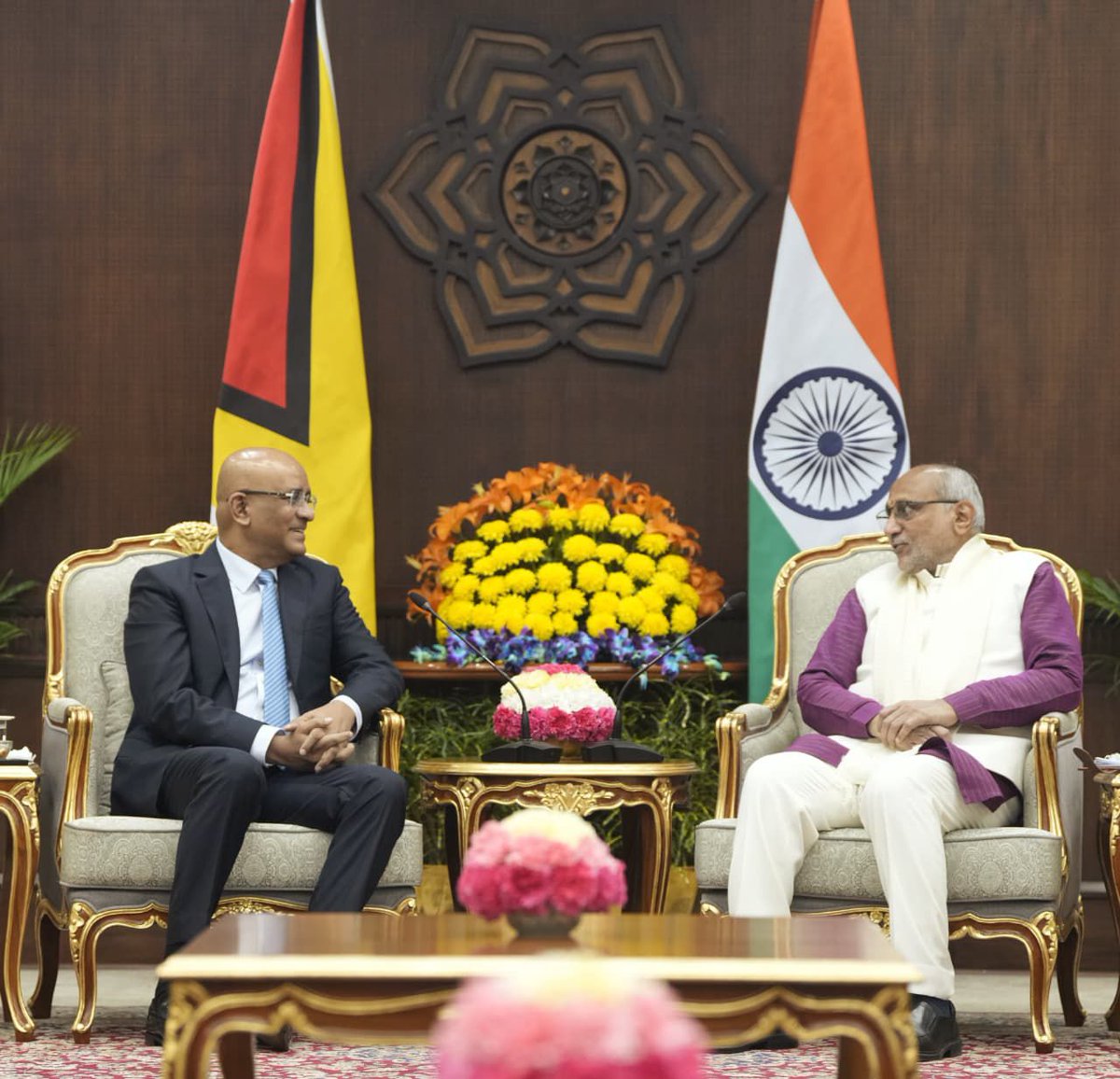 Vice-President Radhakrishnan meets his Guyanese counterpart Dr. Jagdeo