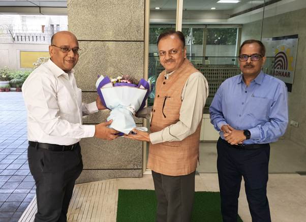 Saurabh Vijay assumes charge as CEO, UIDAI