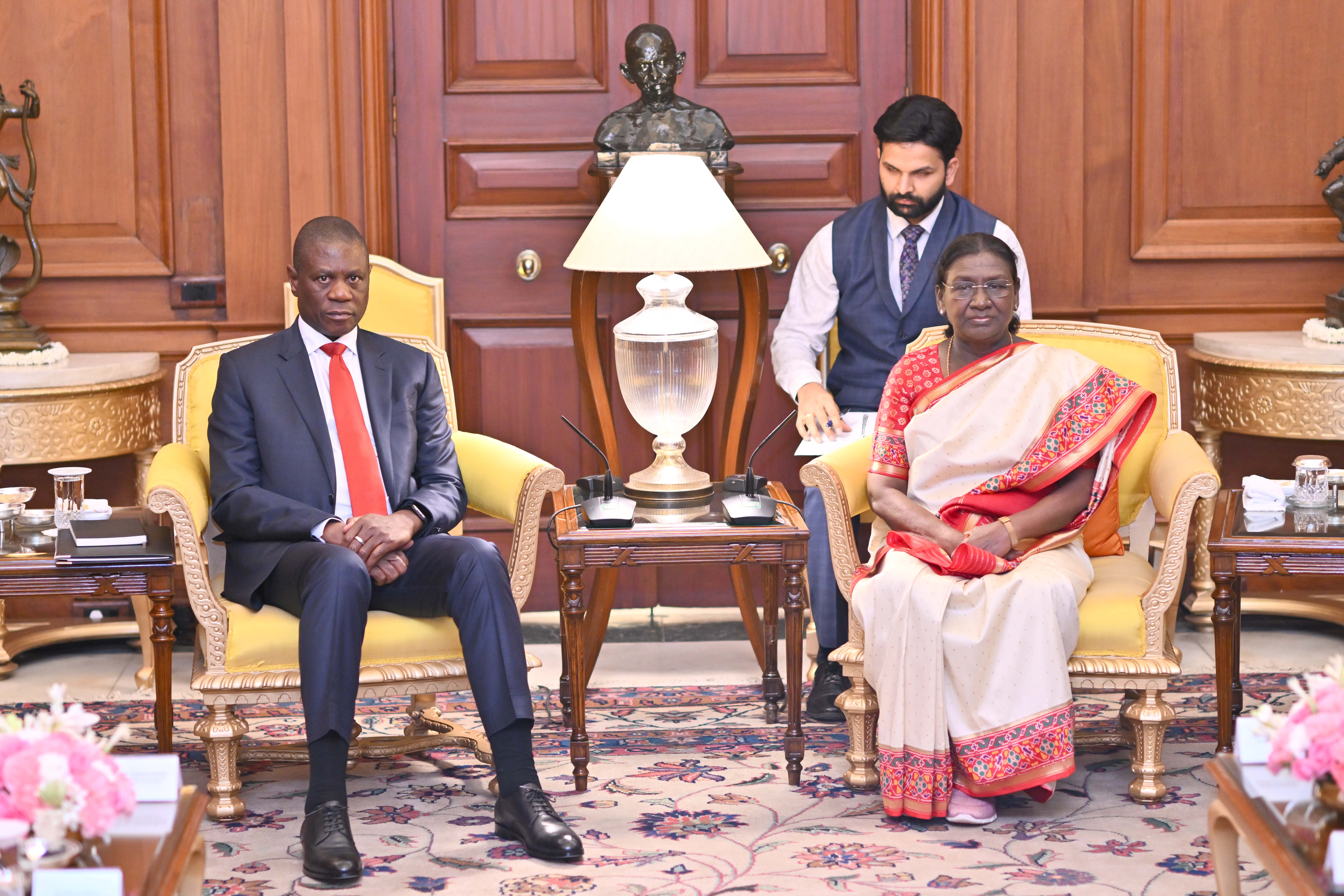 Deputy President of South Africa Mashatile calls on President Murmu