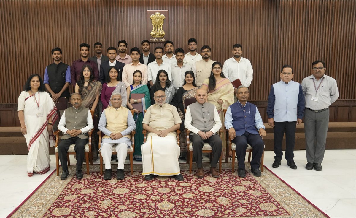 Vice-President Radhakrishnan urges aspiring journalists to uphold truth, objectivity and public interest