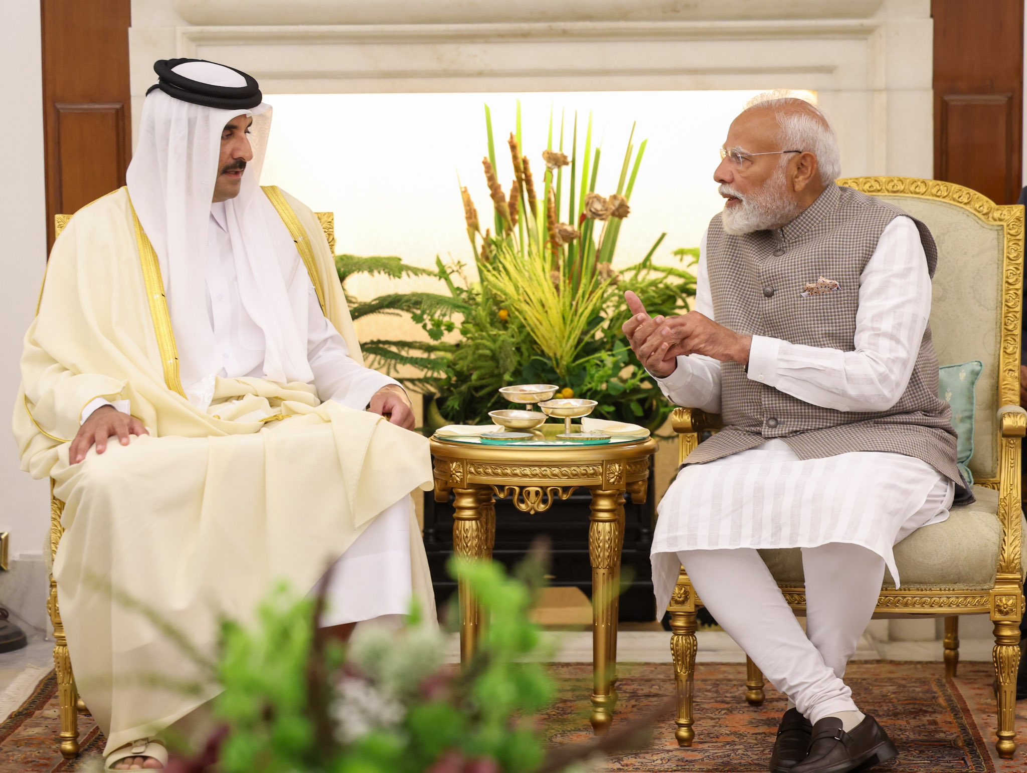 PM Modi speaks with Amir of Qatar