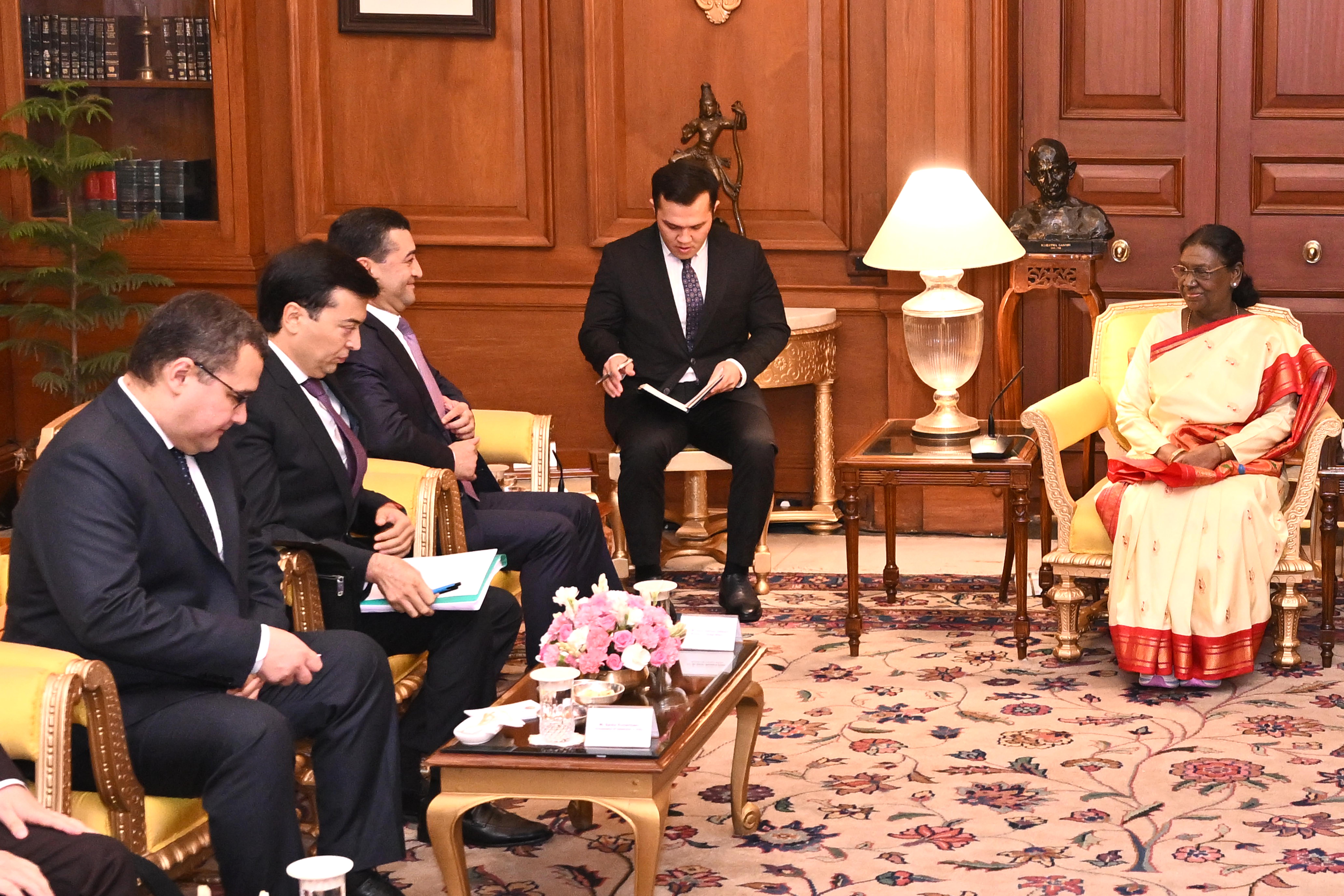 President Murmu meets Uzbekistan Foreign Minister Odilovich